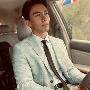 Meet your Posher, Axel